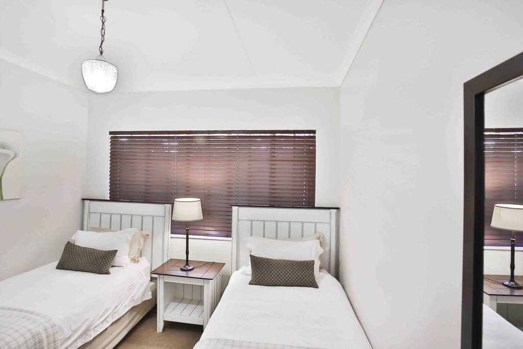 Accommodation At Vans No Loadshedding 켄투리온 외부 사진
