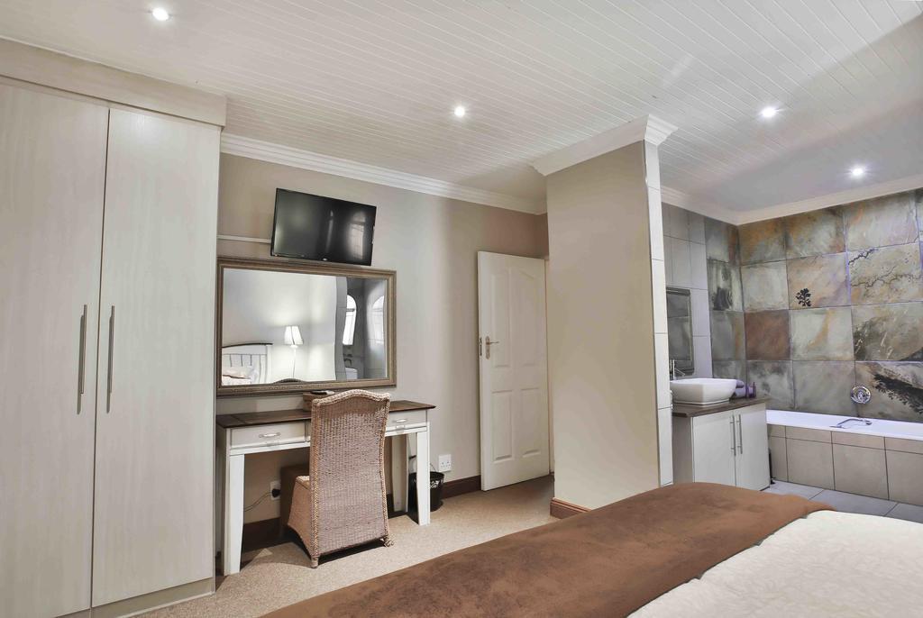 Accommodation At Vans No Loadshedding 켄투리온 외부 사진