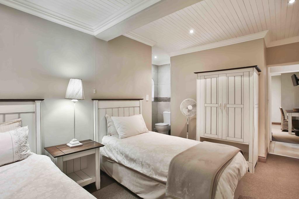 Accommodation At Vans No Loadshedding 켄투리온 외부 사진