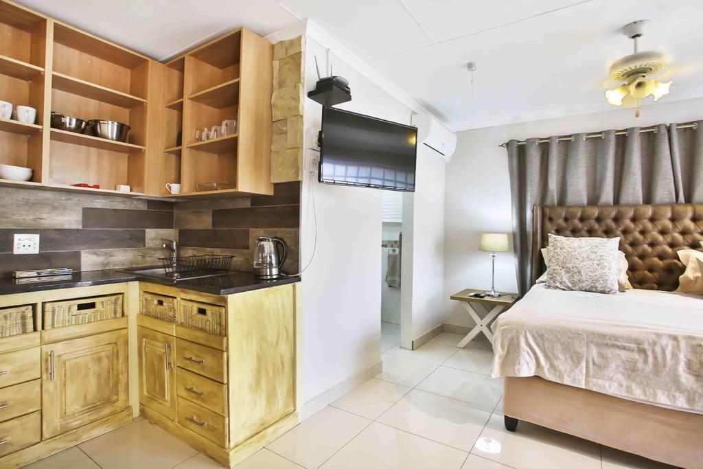 Accommodation At Vans No Loadshedding 켄투리온 외부 사진