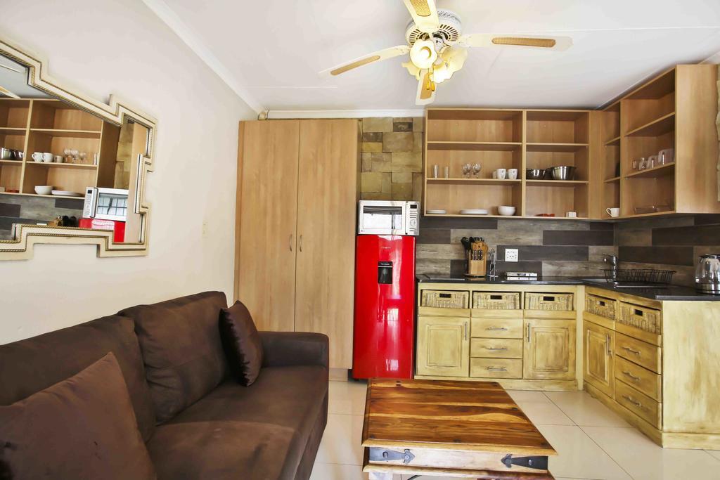 Accommodation At Vans No Loadshedding 켄투리온 외부 사진