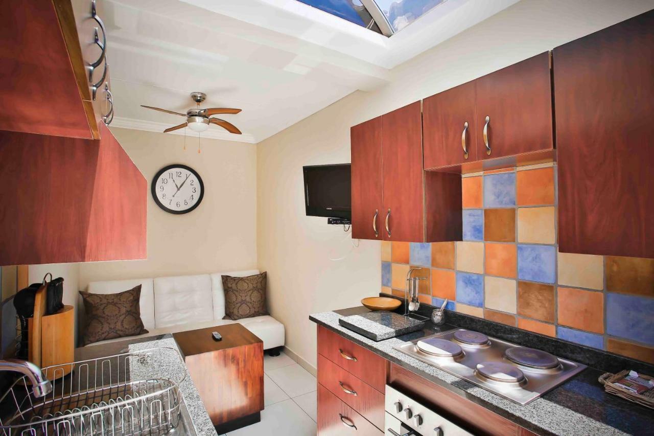 Accommodation At Vans No Loadshedding 켄투리온 외부 사진